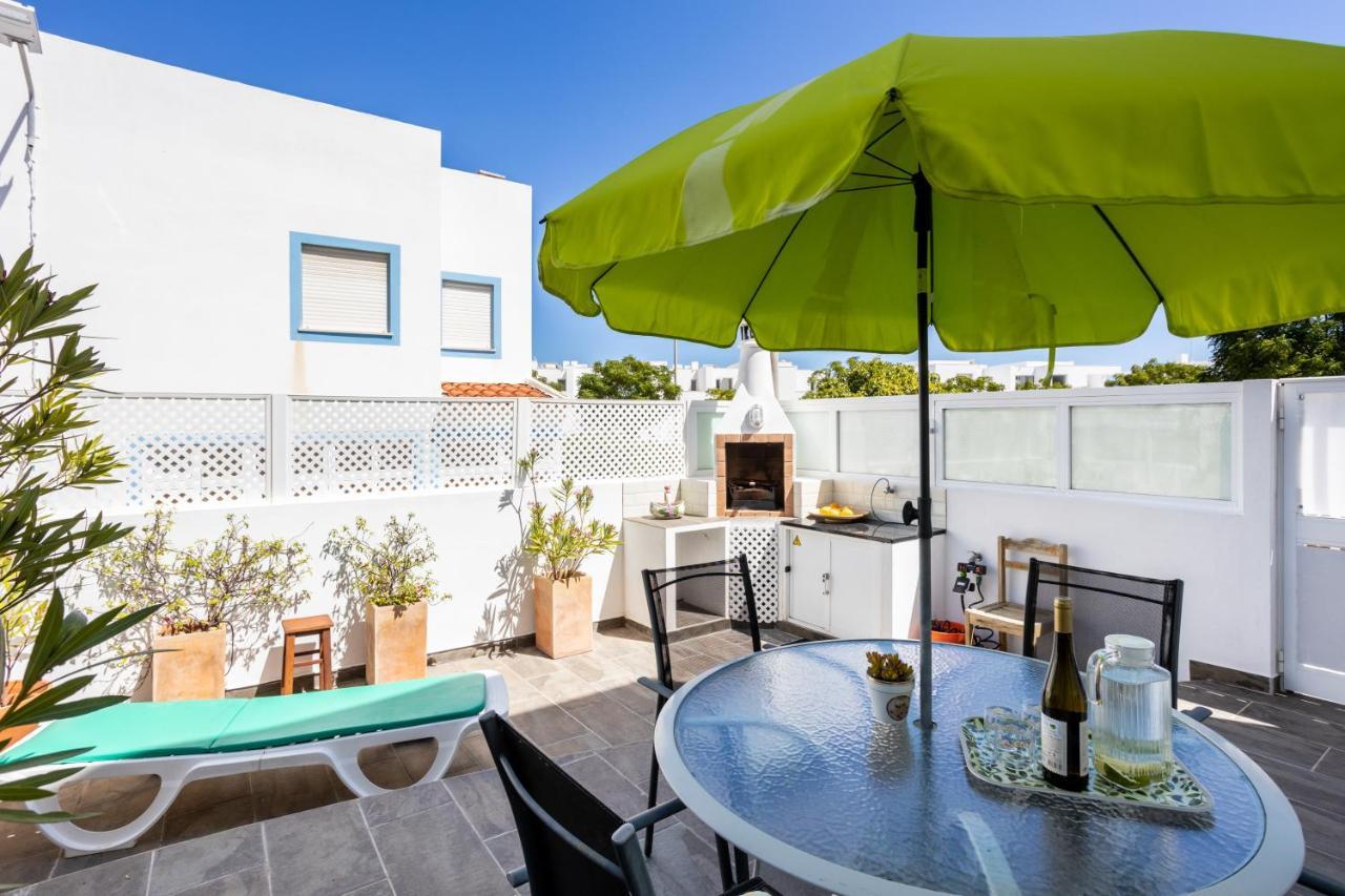Newly Renovated 2 Bedroom Townhouse - Close To Salema Beach Dış mekan fotoğraf